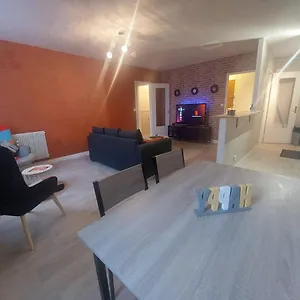 Appartamento 5 Personnes 52m2 Avec Grand Salon Et 1 Chambre Proche Aeroport Et Gare, Beauvais